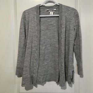 Women’s cardigan sweater. Size L. Grey.